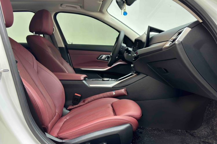 Used BMW i3 2025 eDrive 35 L Interior 1