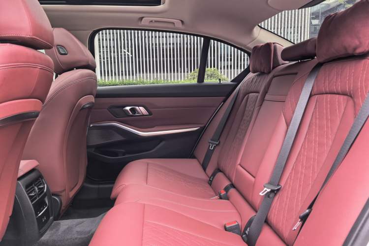 Used BMW i3 2025 eDrive 35 L Interior 3