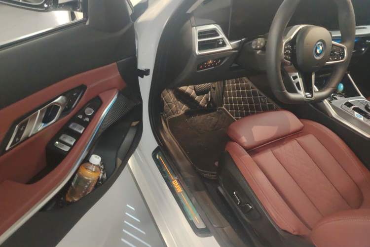 Used BMW i3 2025 eDrive 35 L Interior 3