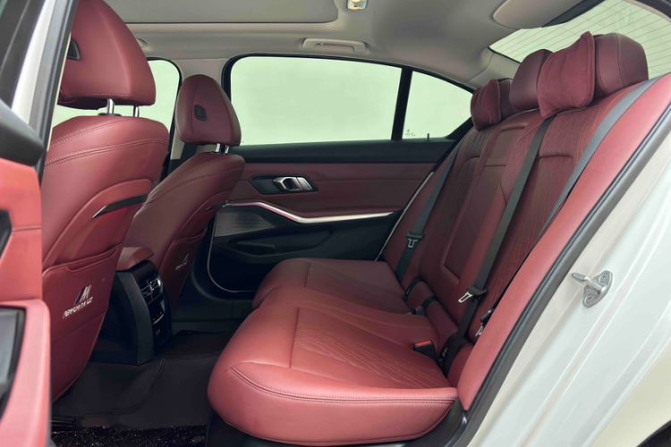 Used BMW i3 2025 eDrive 35 L Interior 3