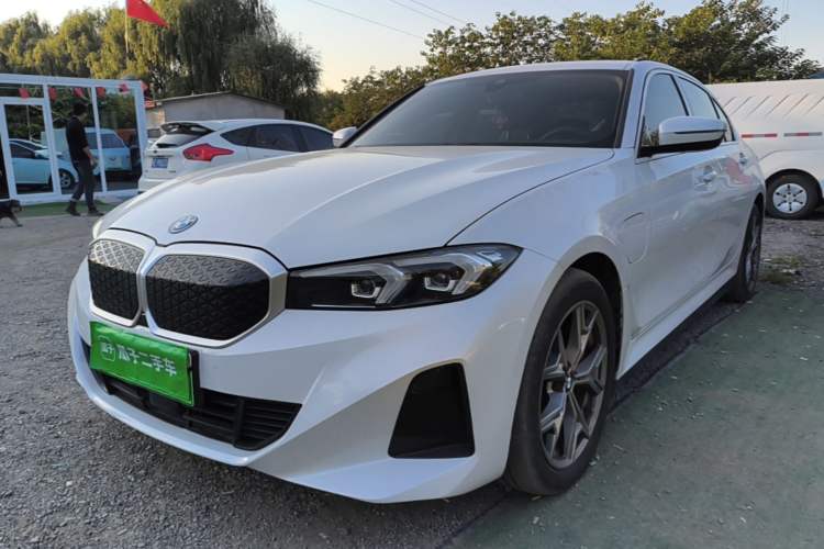 BMW i3 2025 eDrive 35 L