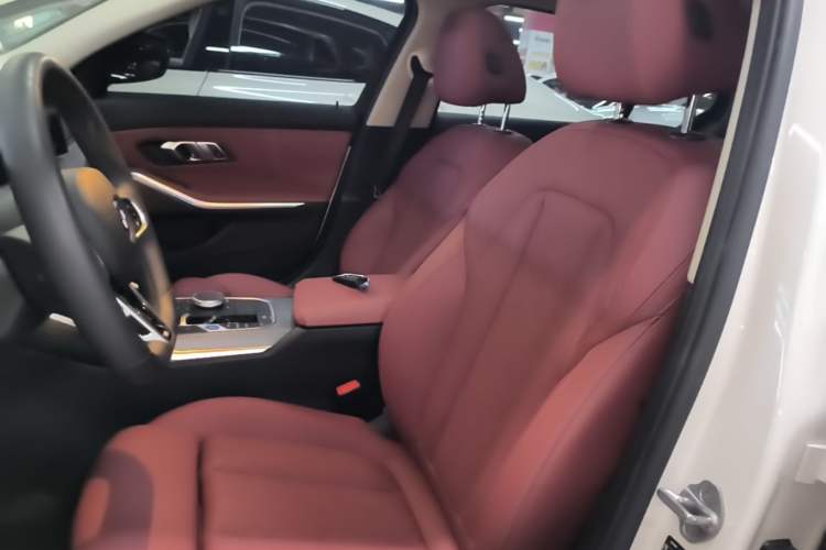 Used BMW i3 2025 eDrive 35 L Left Front Seat
