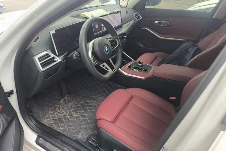 Used BMW i3 2025 eDrive 35 L Left Front Seat