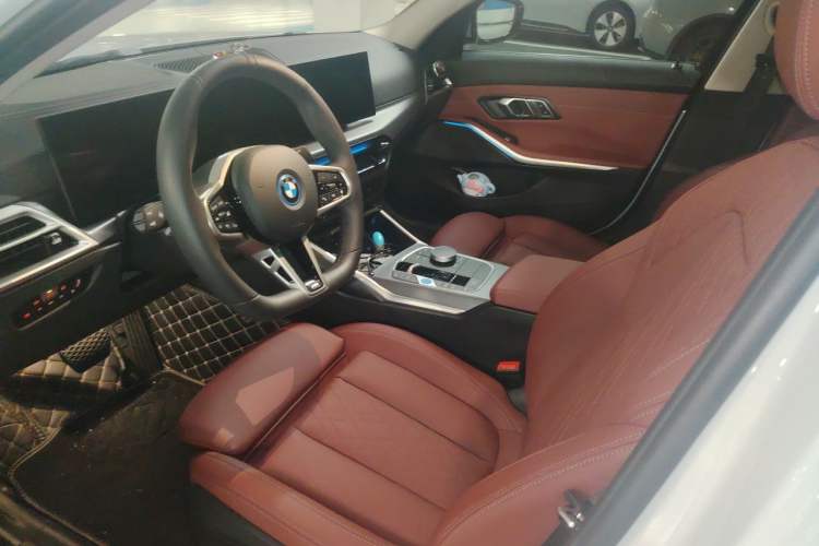 Used BMW i3 2025 eDrive 35 L Left Front Seat