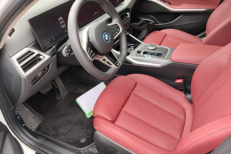Used BMW i3 2025 eDrive 35 L Left Front Seat