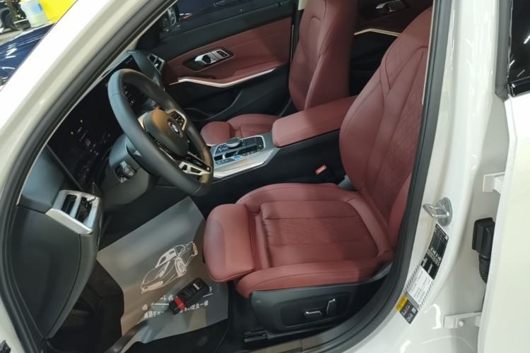 Used BMW i3 2025 eDrive 40 L Midnight Edition Left Front Seat