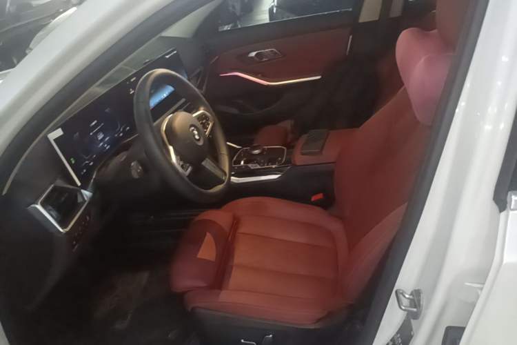 Used BMW i3 2025 eDrive 35 L Left Front Seat