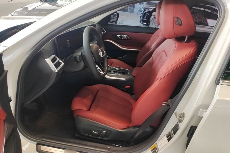 Used BMW i3 2025 eDrive 35 L Left Front Seat