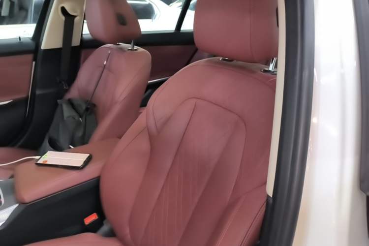 Used BMW i3 2025 eDrive 40 L Midnight Edition Left Front Seat