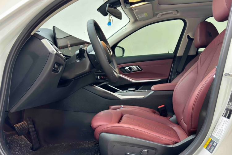 Used BMW i3 2025 eDrive 35 L Left Front Seat