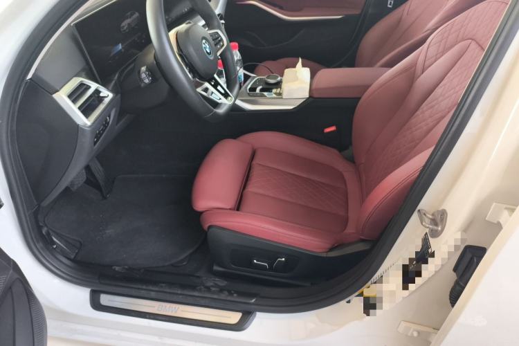 Used BMW i3 2025 eDrive 40 L Midnight Edition Left Front Seat