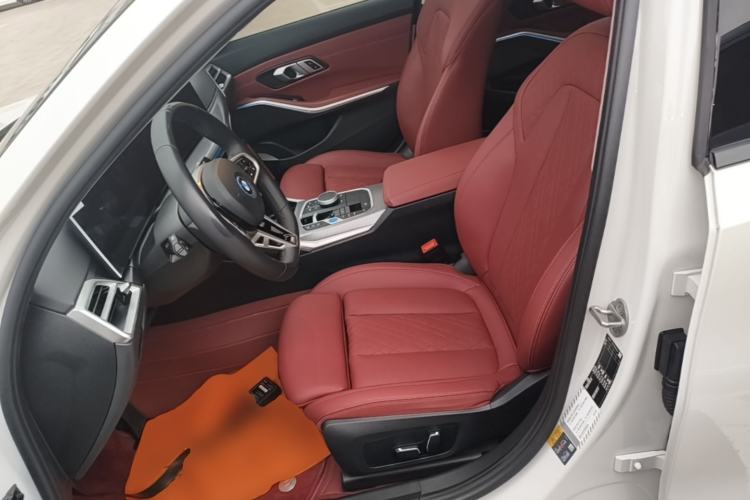 Used BMW i3 2025 eDrive 40 L Midnight Edition Left Front Seat