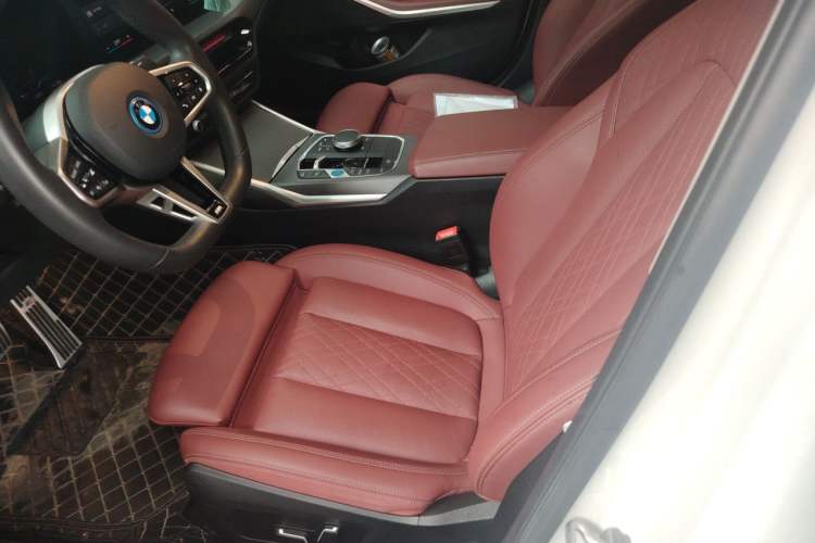 Used BMW i3 2025 eDrive 35 L Left Front Seat