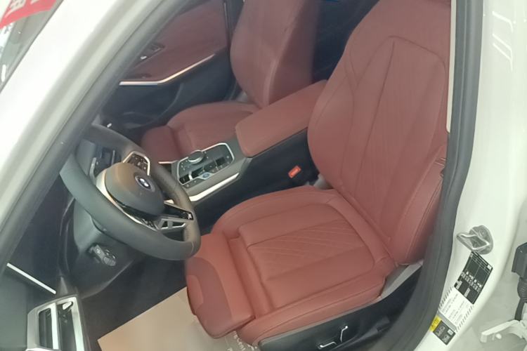 Used BMW i3 2025 eDrive 35 L Left Front Seat