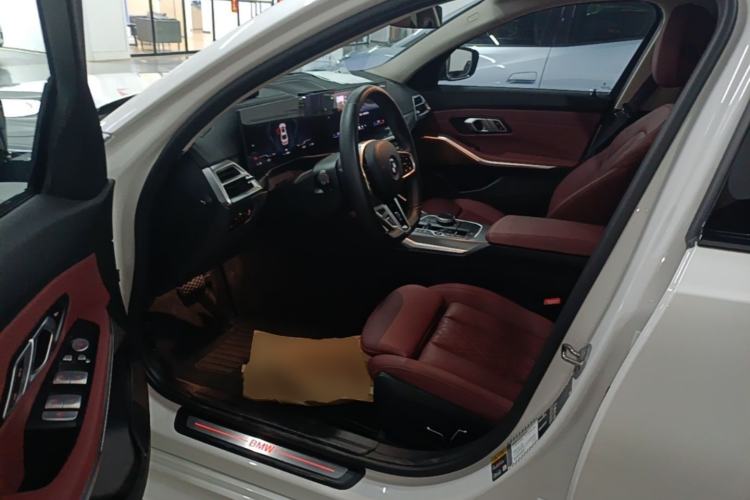 Used BMW i3 2025 eDrive 40 L Midnight Edition Left Front Seat