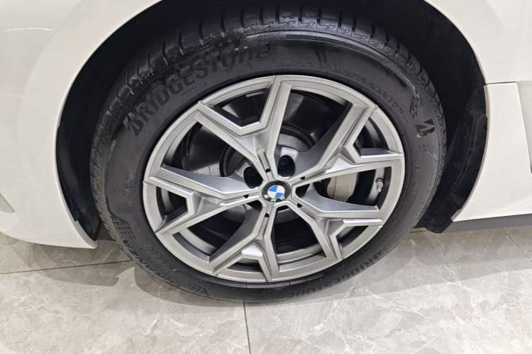 Used BMW i3 2025 eDrive 35 L Left Front Wheel Hub