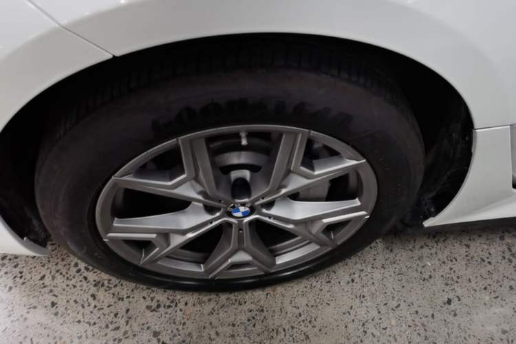 Used BMW i3 2025 eDrive 35 L Left Front Wheel Hub