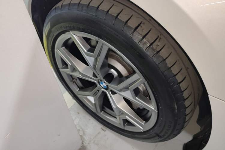 Used BMW i3 2025 eDrive 35 L Left Front Wheel Hub