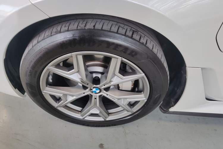 Used BMW i3 2025 eDrive 35 L Left Front Wheel Hub