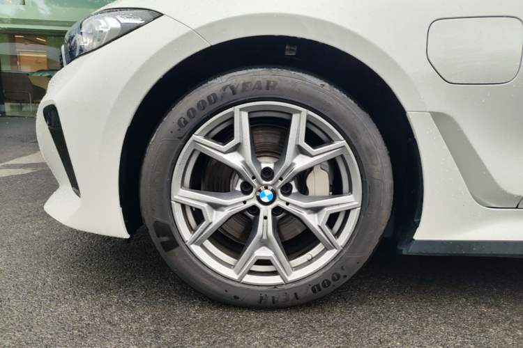 Used BMW i3 2025 eDrive 35 L Left Front Wheel Hub