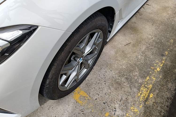 Used BMW i3 2025 eDrive 35 L Left Front Wheel Hub