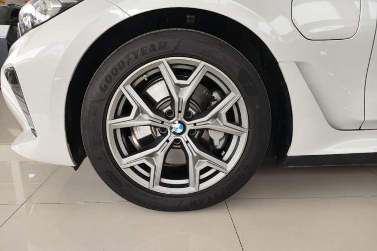 Used BMW i3 2025 eDrive 35 L Left Front Wheel Hub