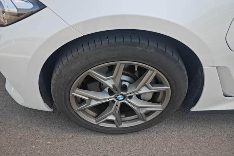 Used BMW i3 2025 eDrive 35 L Left Front Wheel Hub