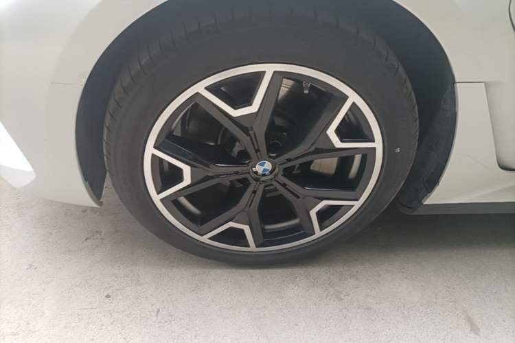 Used BMW i3 2025 eDrive 35 L Left Front Wheel Hub