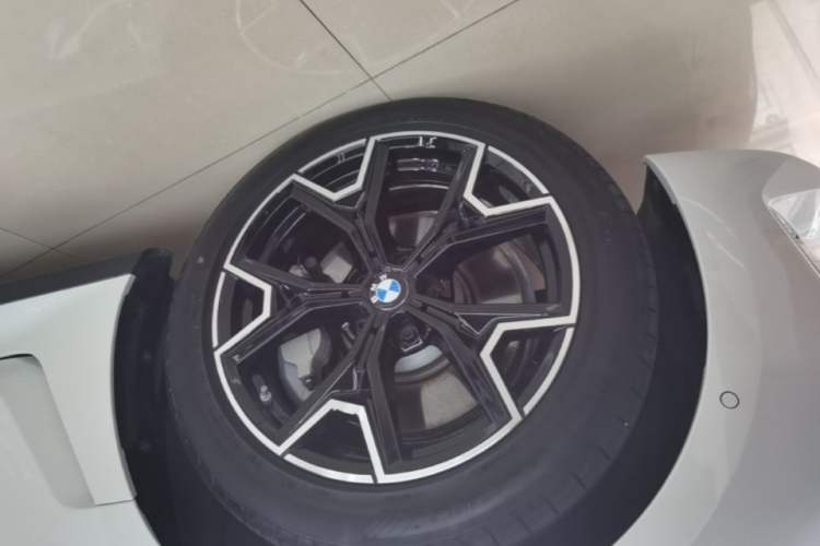 Used BMW i3 2025 eDrive 40 L Midnight Edition Left Front Wheel Hub