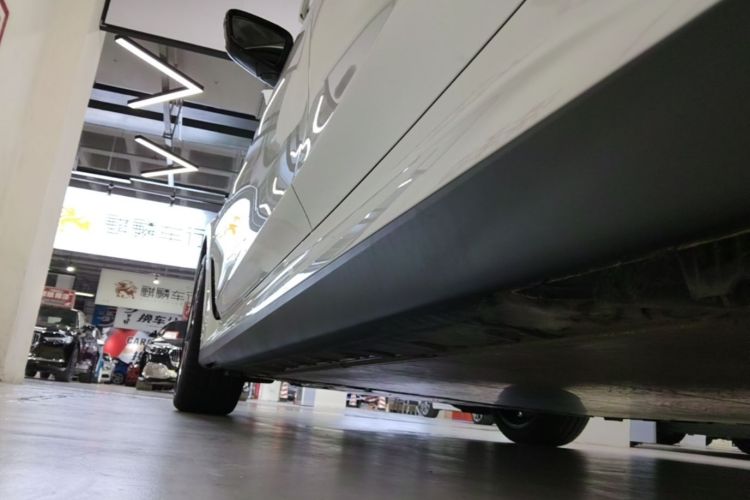 Used BMW i3 2025 eDrive 40 L Midnight Sports Package Left Side Sill
