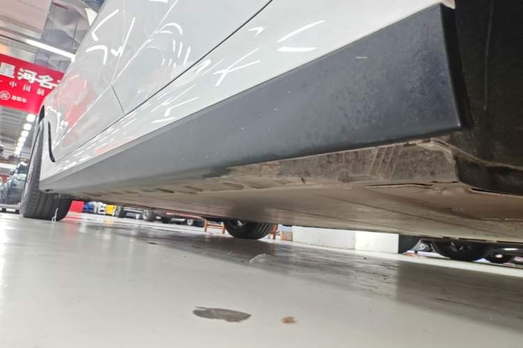 Used BMW i3 2025 eDrive 35 L Left Side Sill