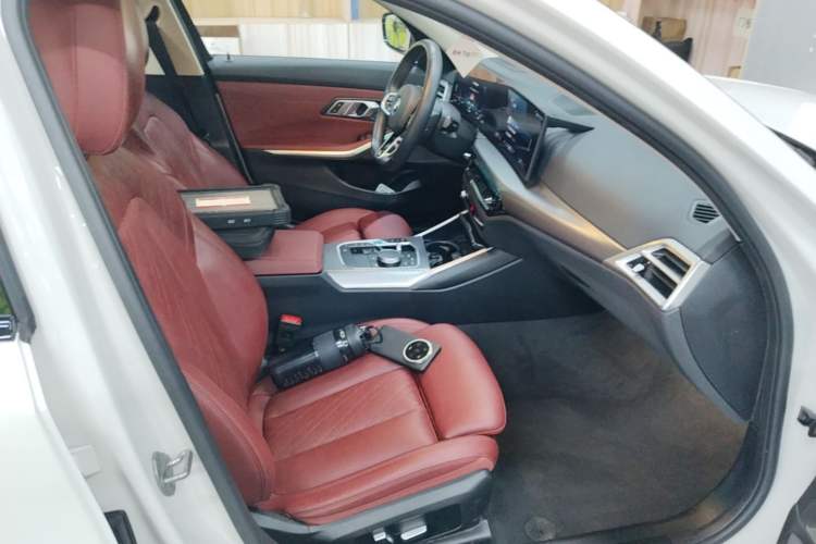 Used BMW i3 2025 eDrive 40 L Midnight Sports Package Right Front Seat