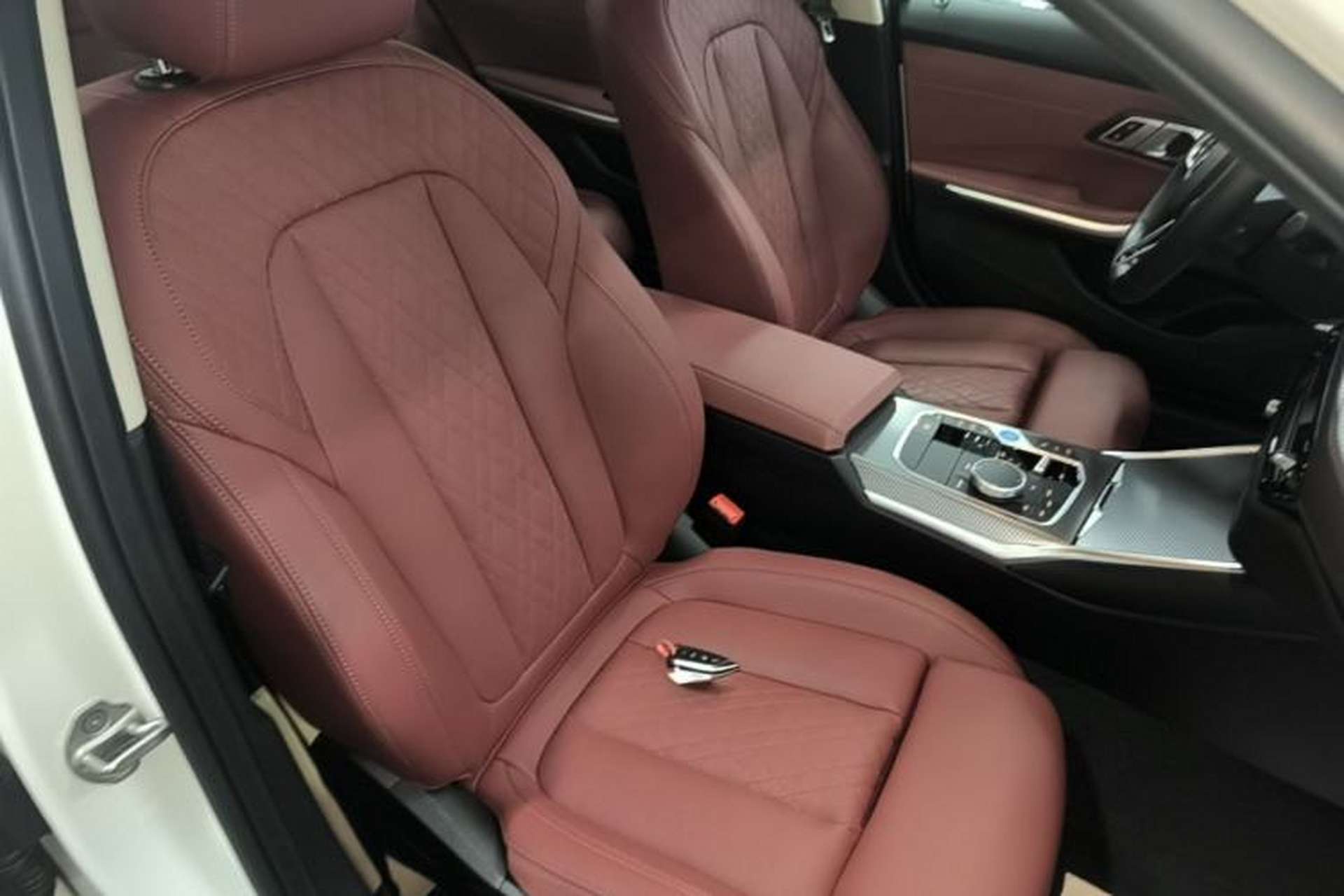Used BMW i3 2025 eDrive 40 L Midnight Edition Right Front Seat