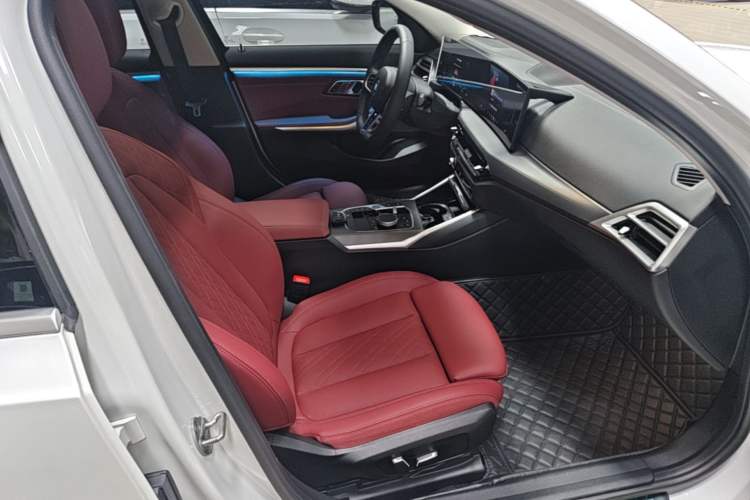 Used BMW i3 2025 eDrive 35 L Right Front Seat