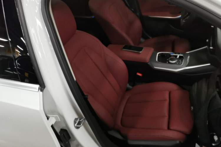 Used BMW i3 2025 eDrive 35 L Right Front Seat