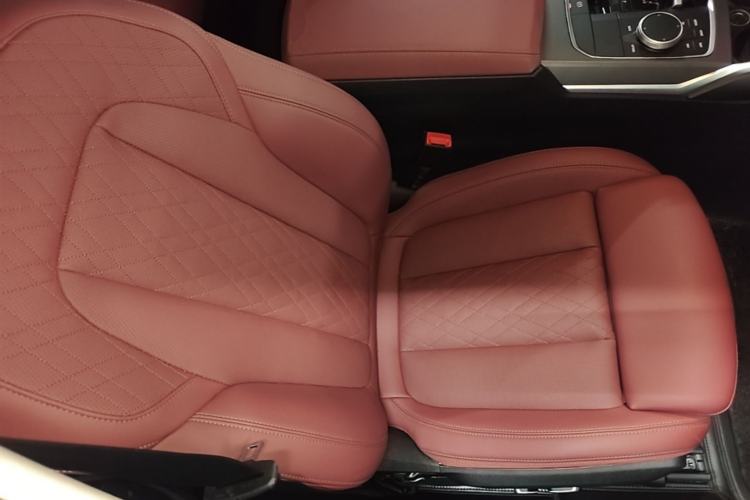 Used BMW i3 2025 eDrive 35 L Right Front Seat