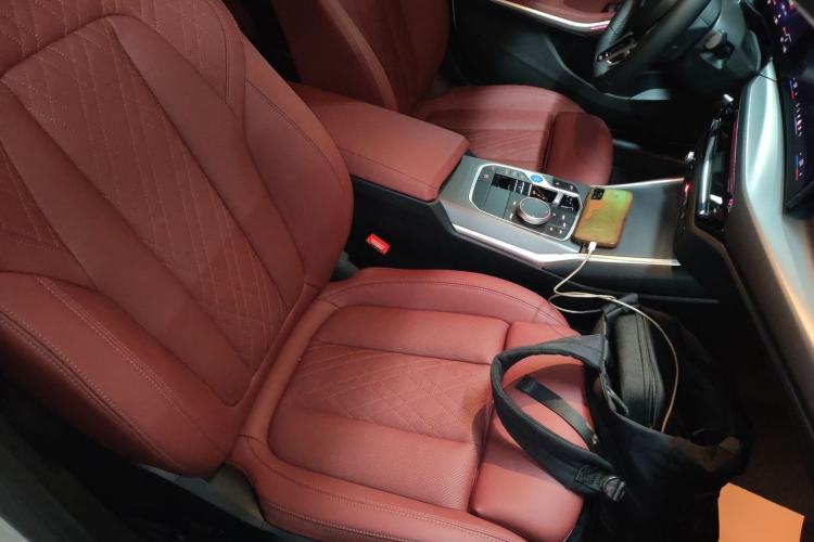 Used BMW i3 2025 eDrive 35 L Right Front Seat