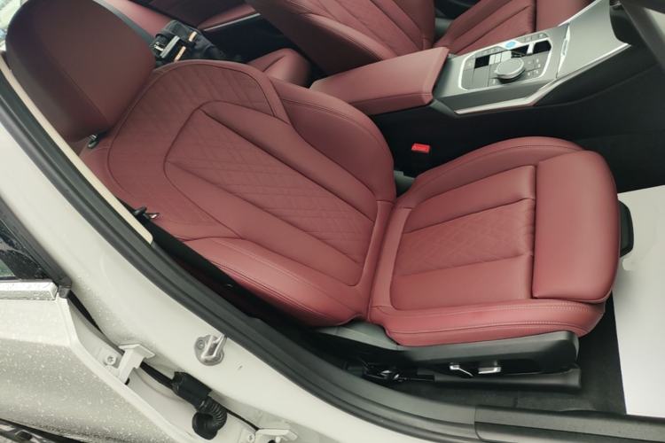 Used BMW i3 2025 eDrive 35 L Right Front Seat