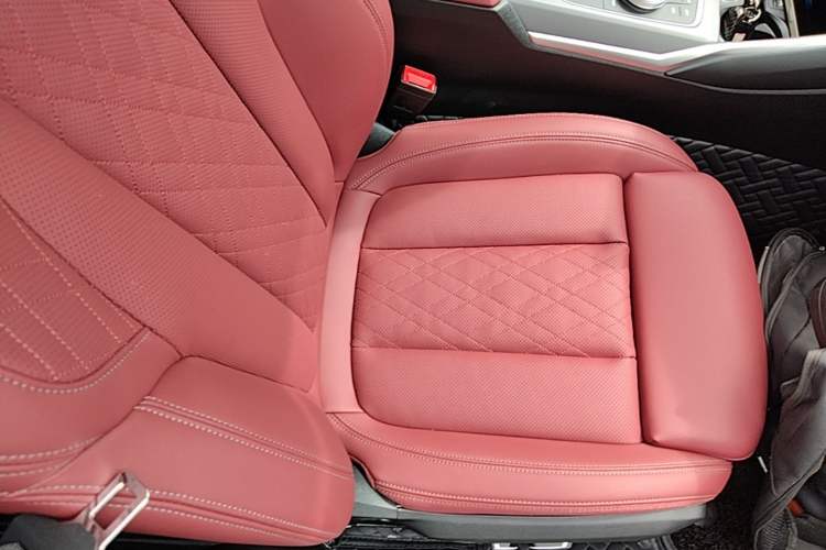 Used BMW i3 2025 eDrive 35 L Right Front Seat