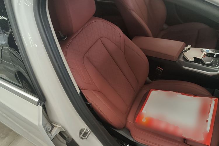 Used BMW i3 2025 eDrive 35 L Right Front Seat