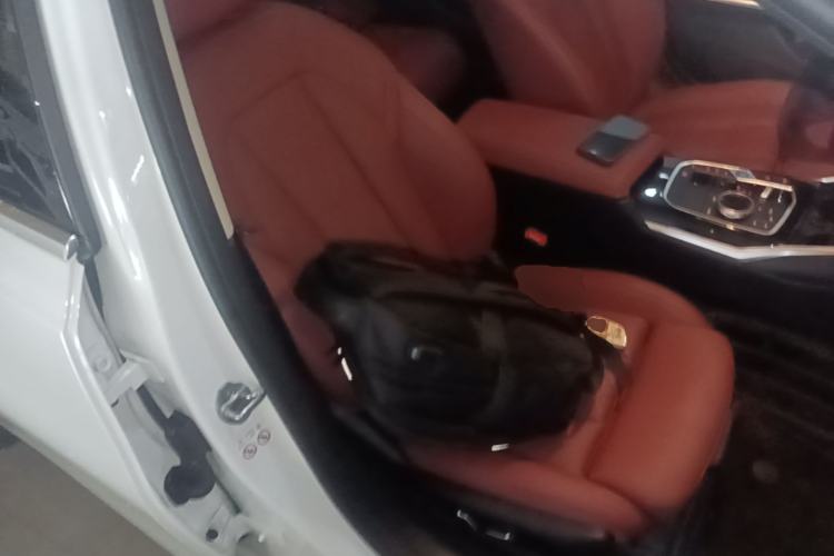 Used BMW i3 2025 eDrive 35 L Right Front Seat