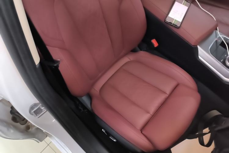 Used BMW i3 2025 eDrive 40 L Midnight Edition Right Front Seat
