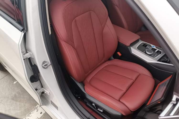 Used BMW i3 2025 eDrive 40 L Midnight Edition Right Front Seat