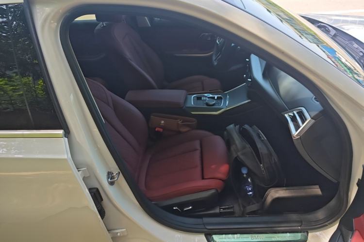 Used BMW i3 2025 eDrive 35 L Right Front Seat