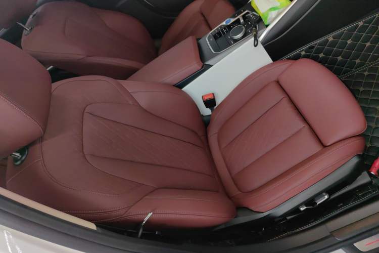 Used BMW i3 2025 eDrive 35 L Right Front Seat