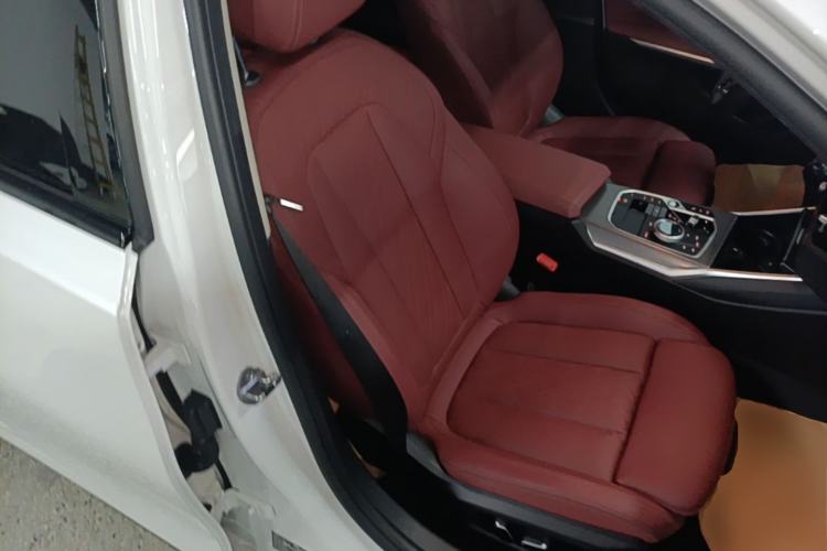 Used BMW i3 2025 eDrive 40 L Midnight Edition Right Front Seat
