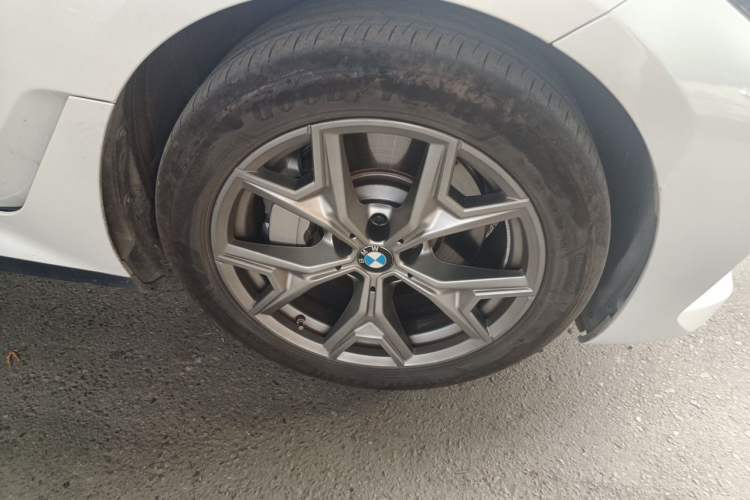 Used BMW i3 2025 eDrive 35 L Right Front Wheel Hub