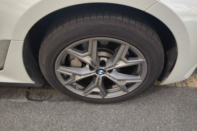 Used BMW i3 2025 eDrive 35 L Right Front Wheel Hub