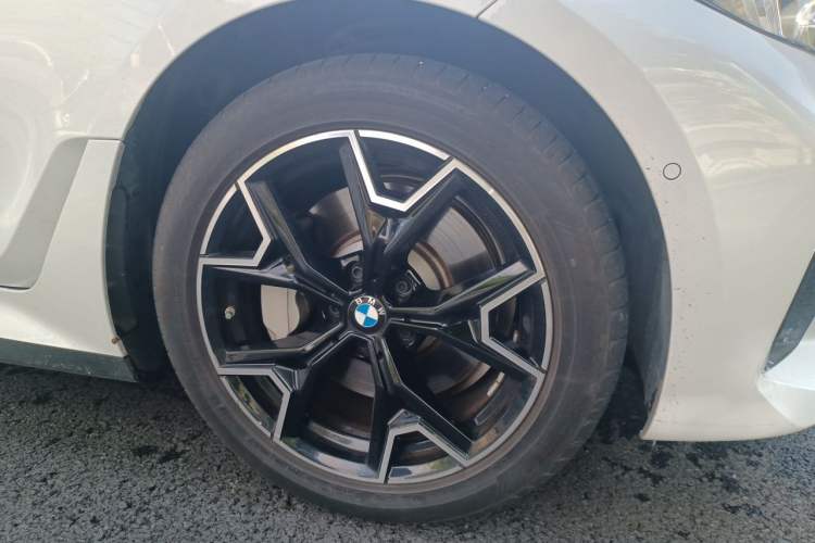 Used BMW i3 2025 eDrive 40 L Midnight Edition Right Front Wheel Hub