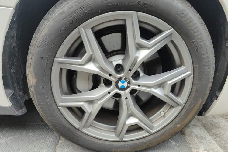 Used BMW i3 2025 eDrive 35 L Right Front Wheel Hub
